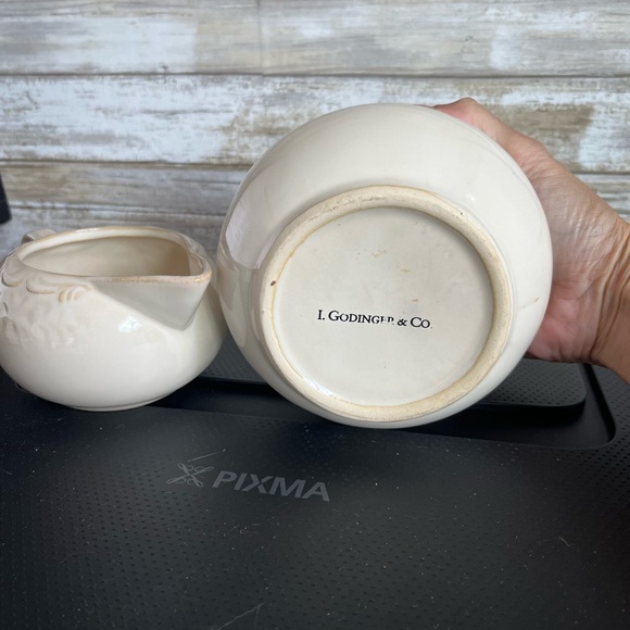 I. Godinger & Co Creamer And Sugar Bowl - Off White & Tan Embossed Design - Picture 2 of 6